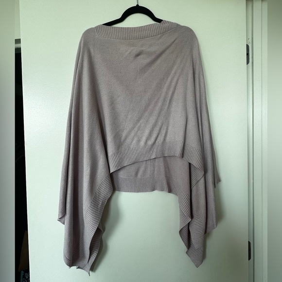 Lululemon Poncho - Picture 1 of 1
